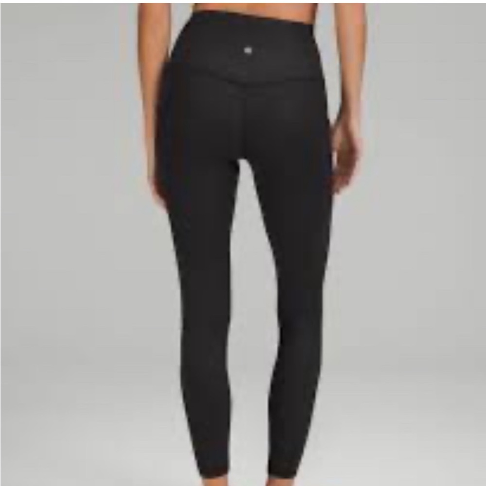 Women’s Lululemon Align Leggings 25” Black with Pockets Size 6